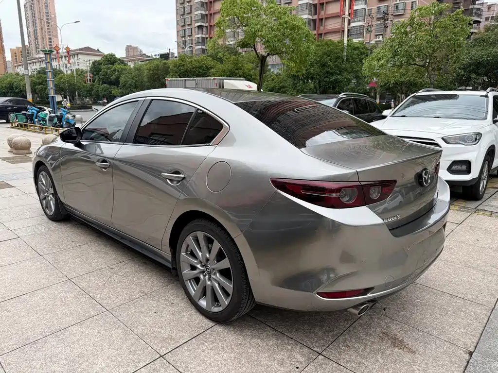 Mazda 3 Axela — фото 9