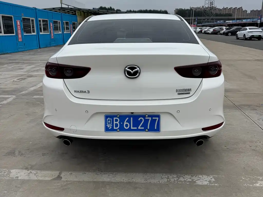 Mazda 3 Axela — фото 23