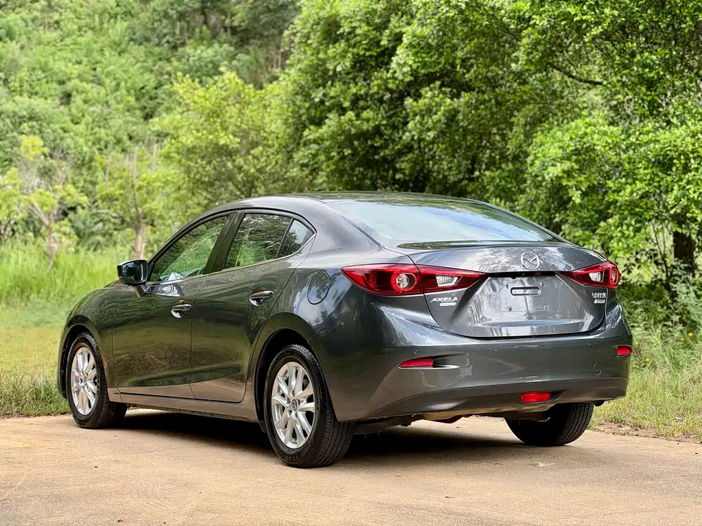 Mazda 3 Axela — фото 4
