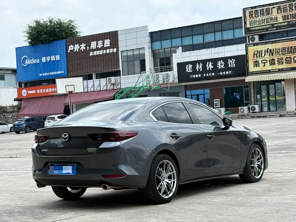 Mazda 3 Axela — фото 4