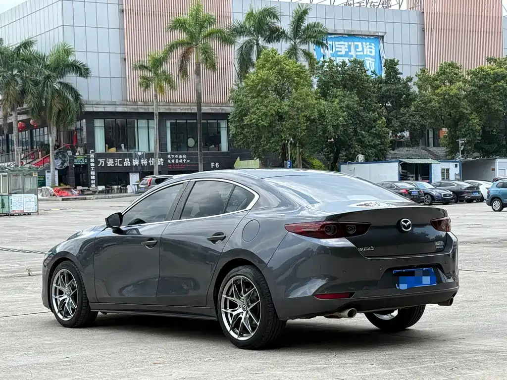 Mazda 3 Axela — фото 5