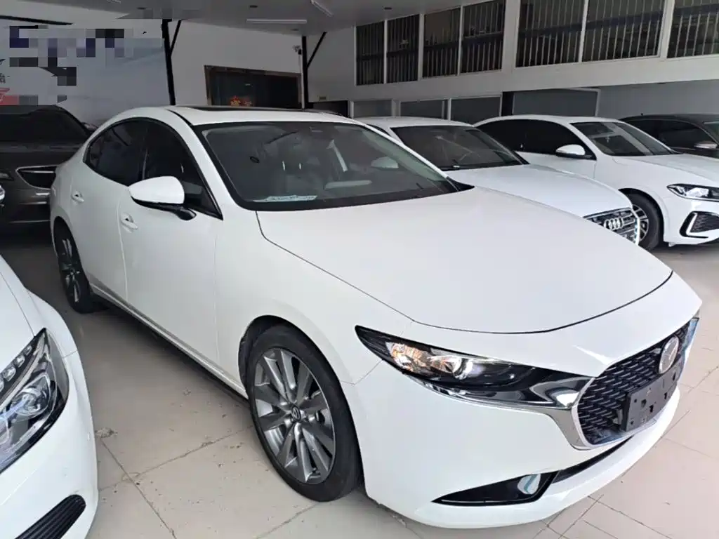 Mazda 3 Axela — фото 4
