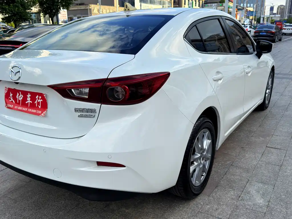 Mazda 3 Axela — фото 4