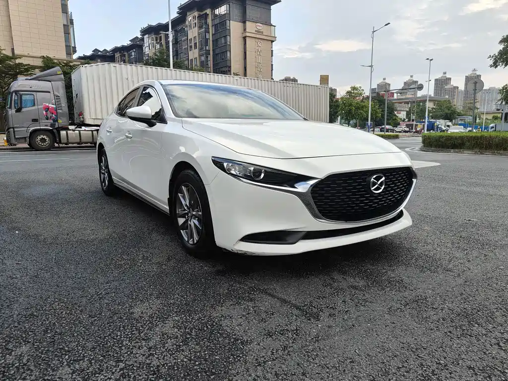 Mazda 3 Axela — фото 3