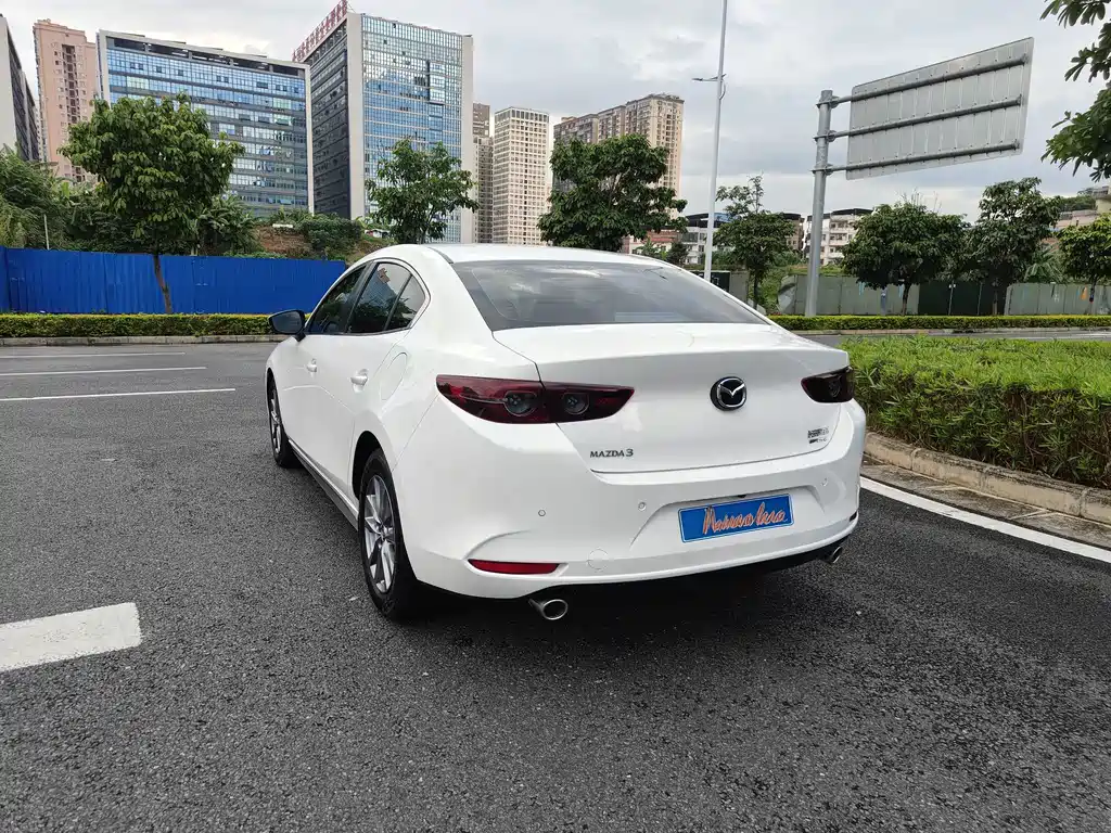 Mazda 3 Axela — фото 4