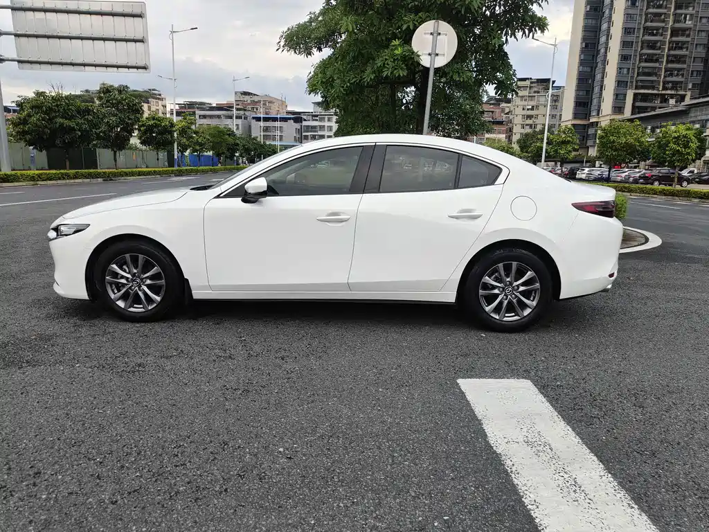 Mazda 3 Axela — фото 7