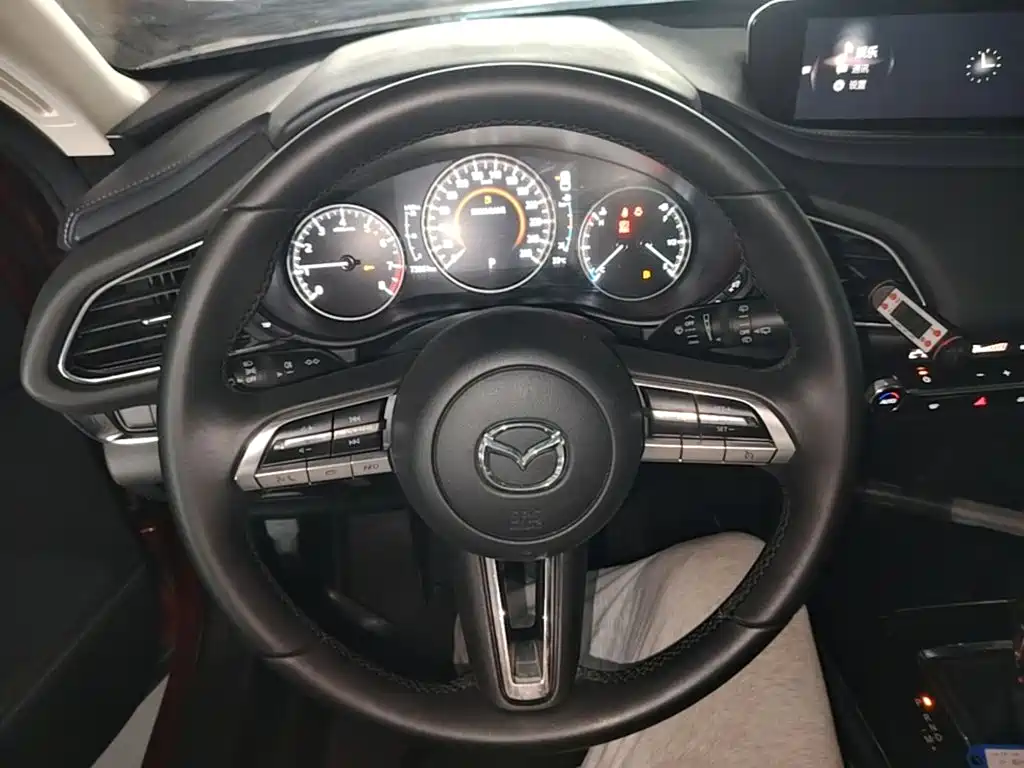 Mazda CX-30 — фото 11