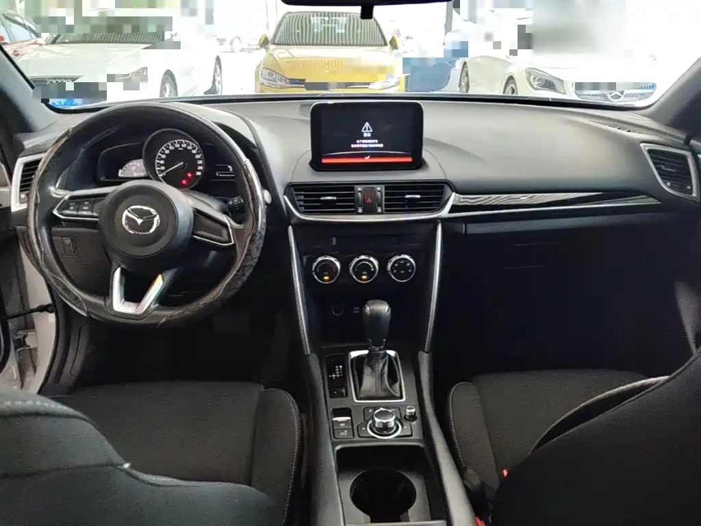 Mazda CX-4 — фото 10