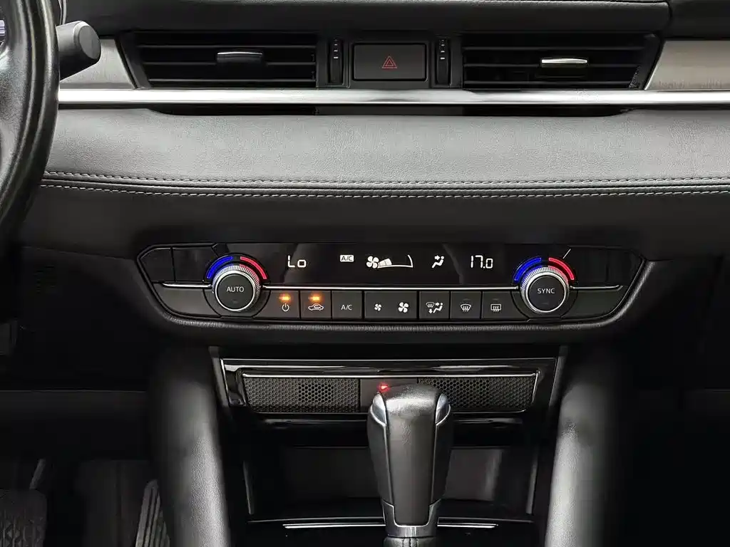 Mazda Atenza — фото 11