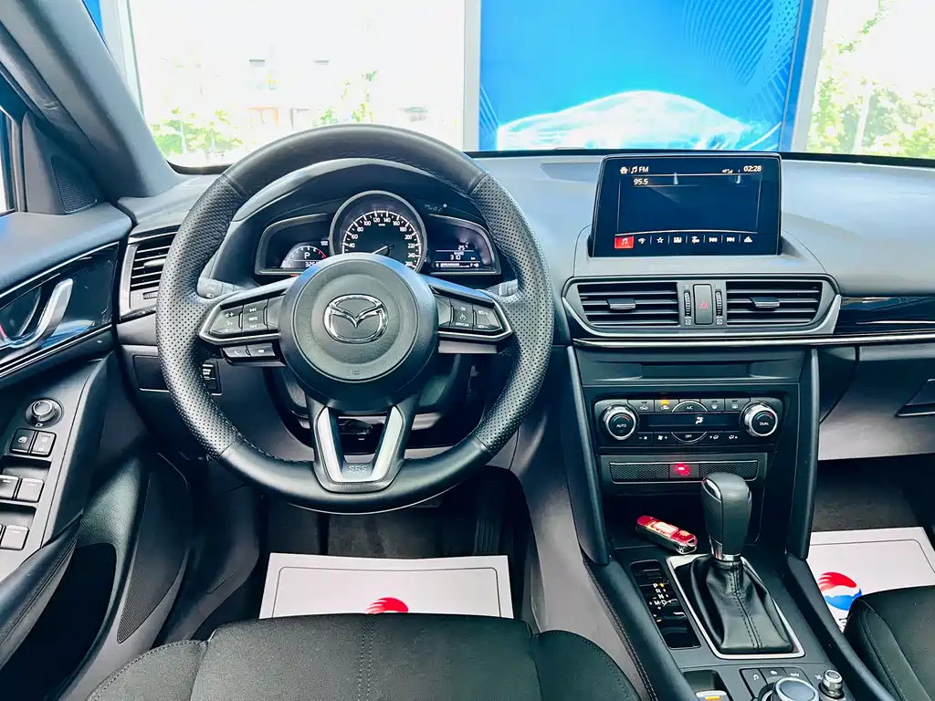 Mazda CX-4 — фото 15