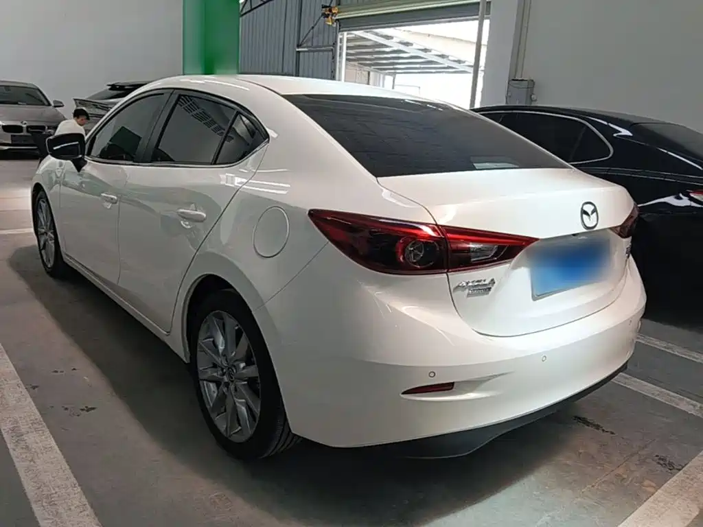 Mazda 3 Axela — фото 5