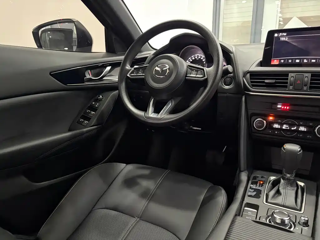 Mazda CX-4 — фото 8