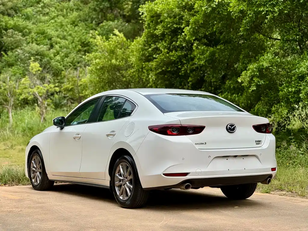 Mazda 3 Axela — фото 4