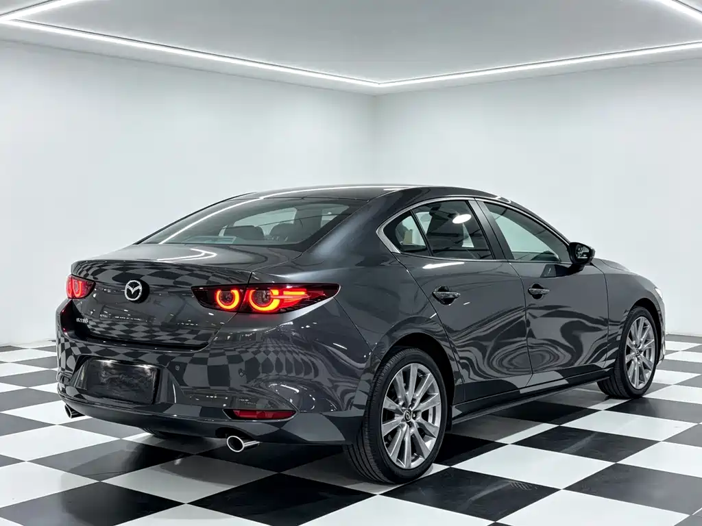 Mazda 3 Axela — фото 10