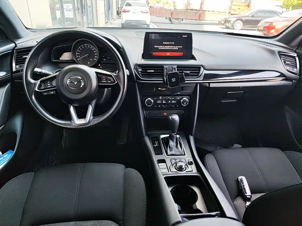 Mazda CX-4 — фото 10