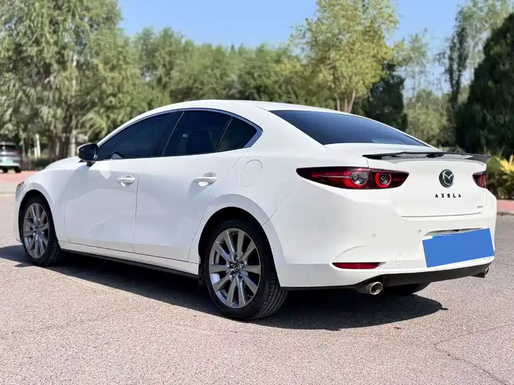 Mazda 3 Axela — фото 9