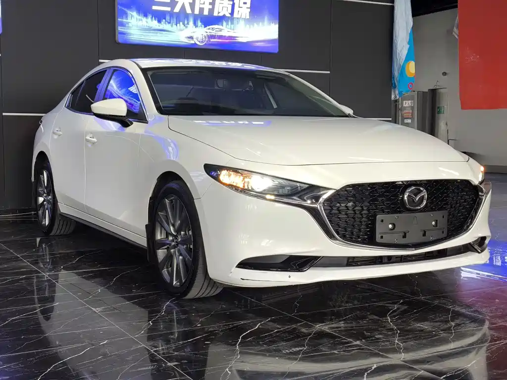 Mazda 3 Axela — фото 3