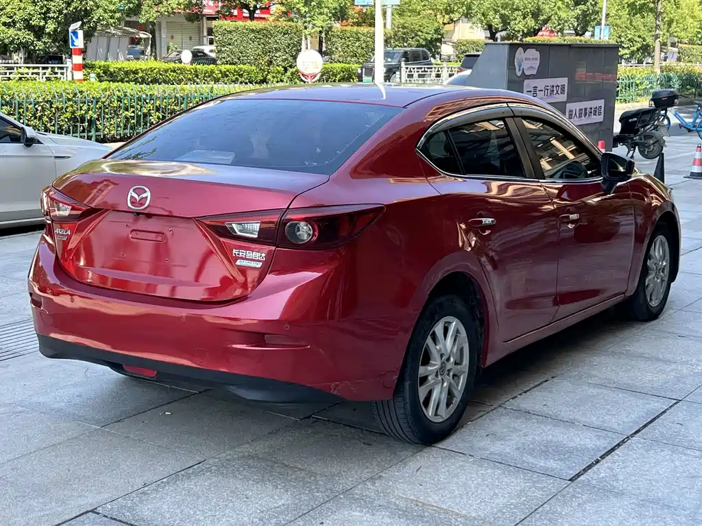 Mazda 3 Axela — фото 4