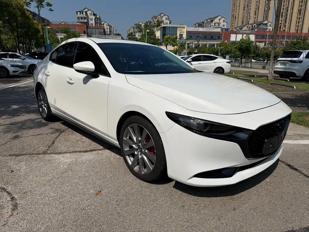Mazda 3 Axela — фото 3