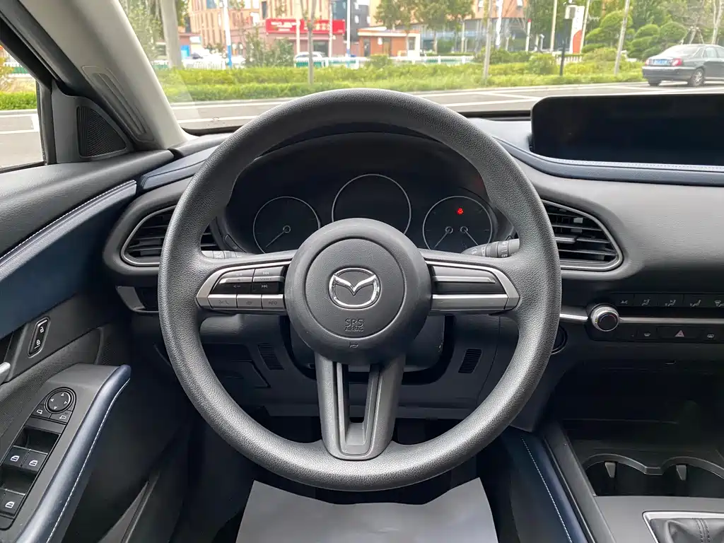 Mazda CX-30 — фото 13