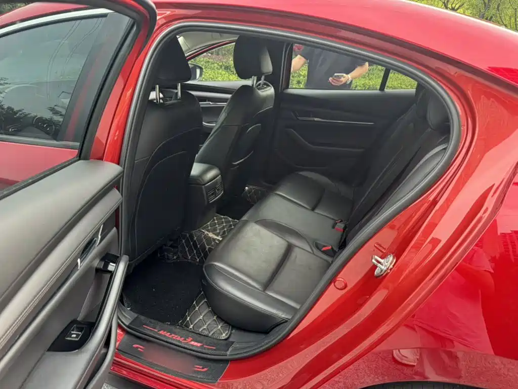 Mazda 3 Axela — фото 10