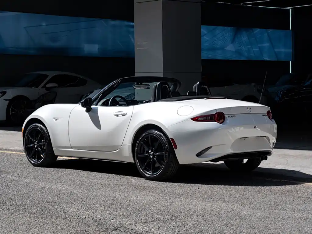 Mazda MX-5 — фото 9