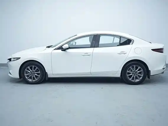 Mazda 3 Axela — фото 8
