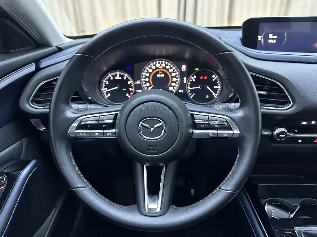 Mazda CX-30 — фото 11