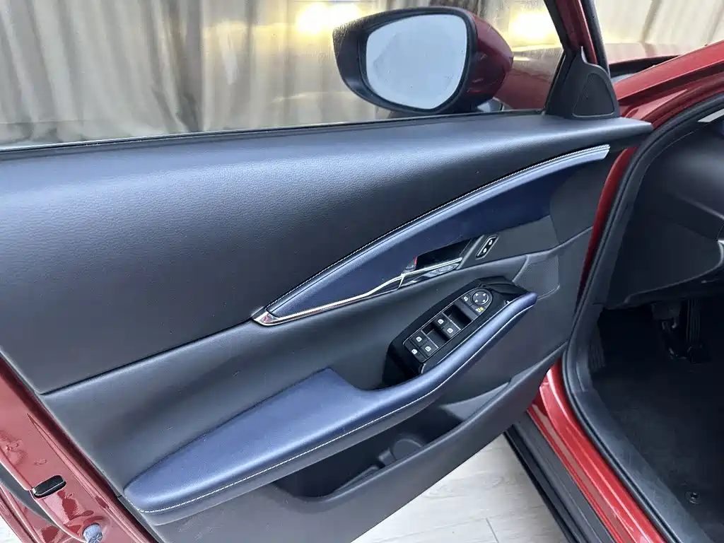 Mazda CX-30 — фото 13