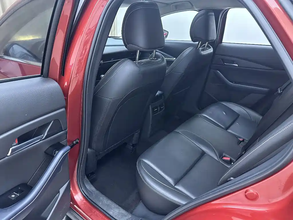 Mazda CX-30 — фото 10