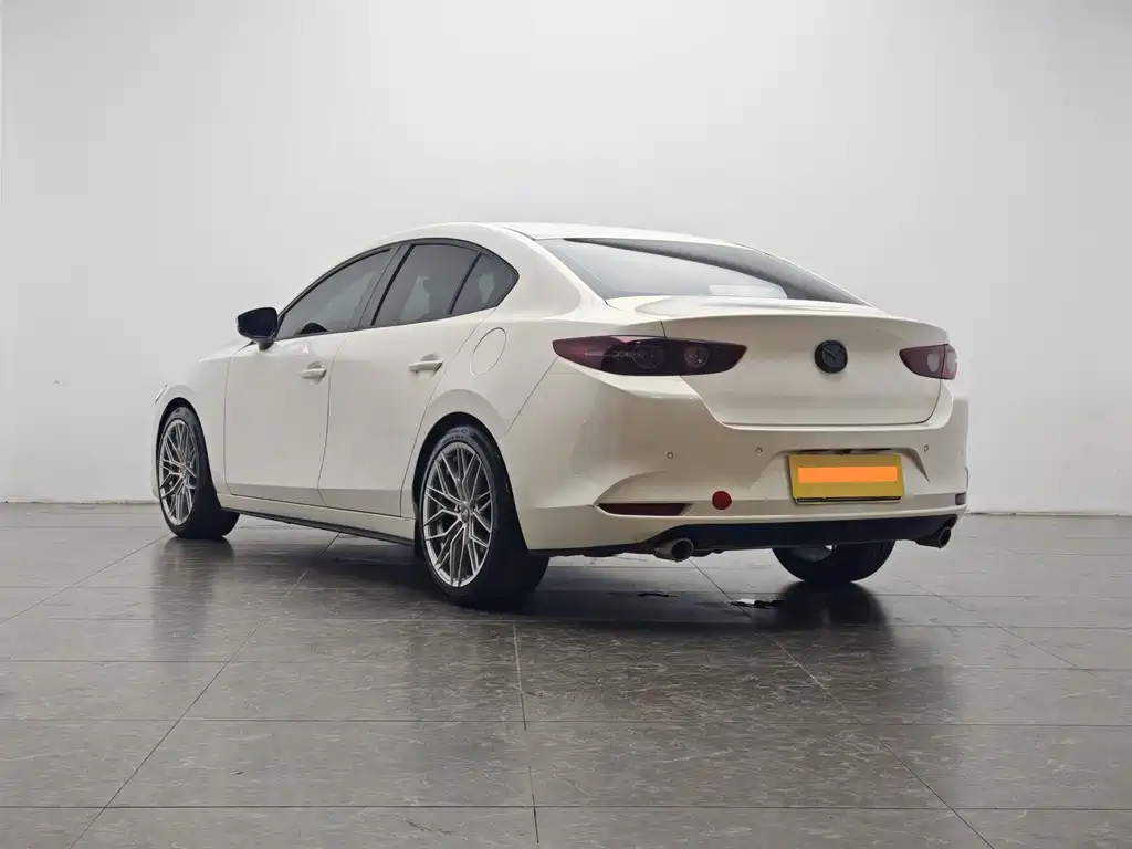 Mazda 3 Axela — фото 4