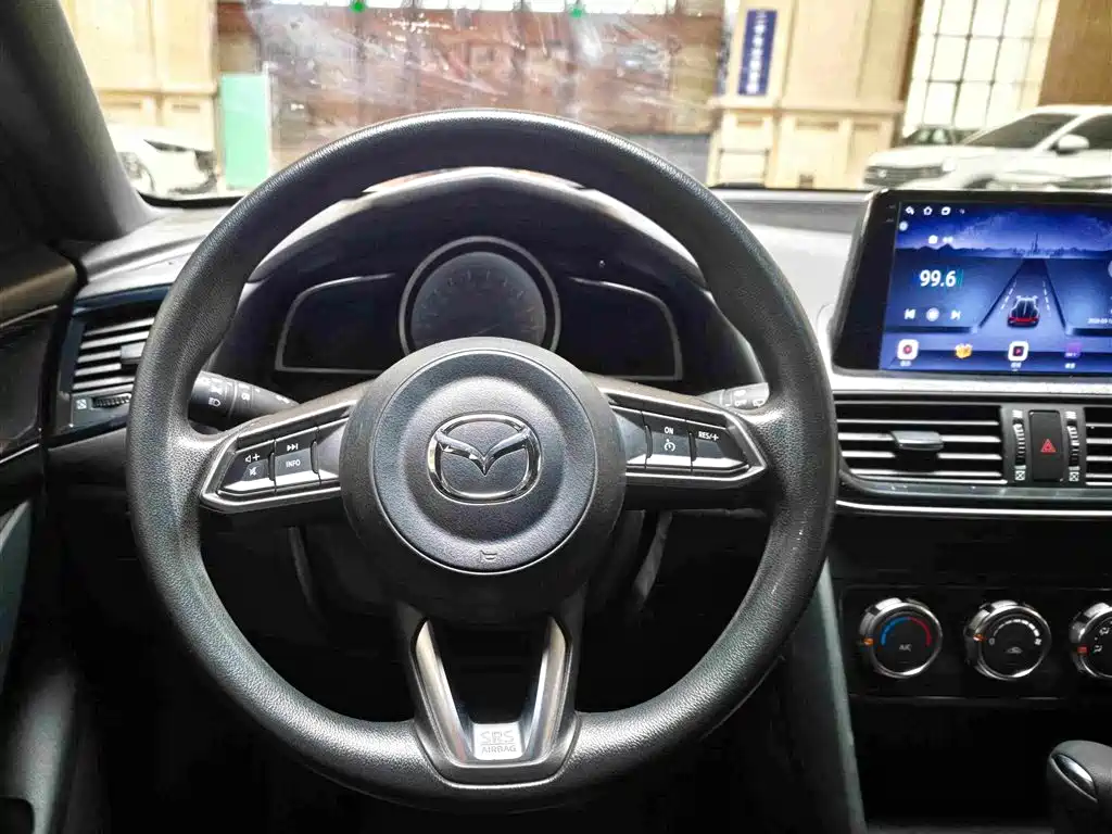 Mazda CX-4 — фото 10