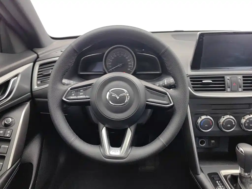 Mazda CX-4 — фото 11