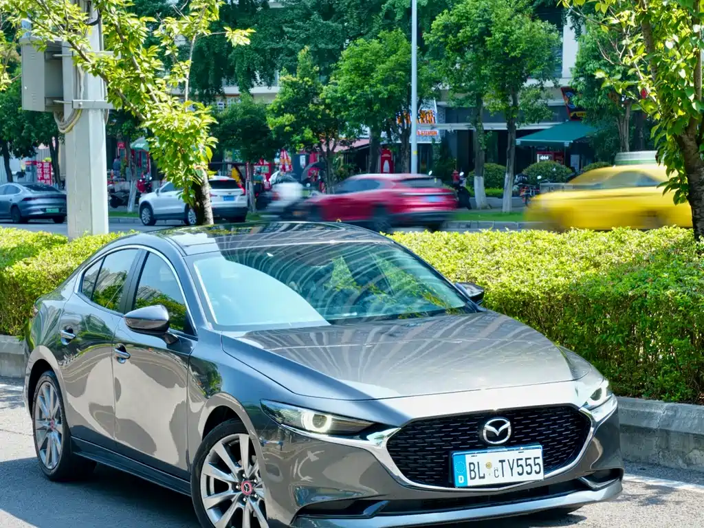 Mazda 3 Axela — фото 3