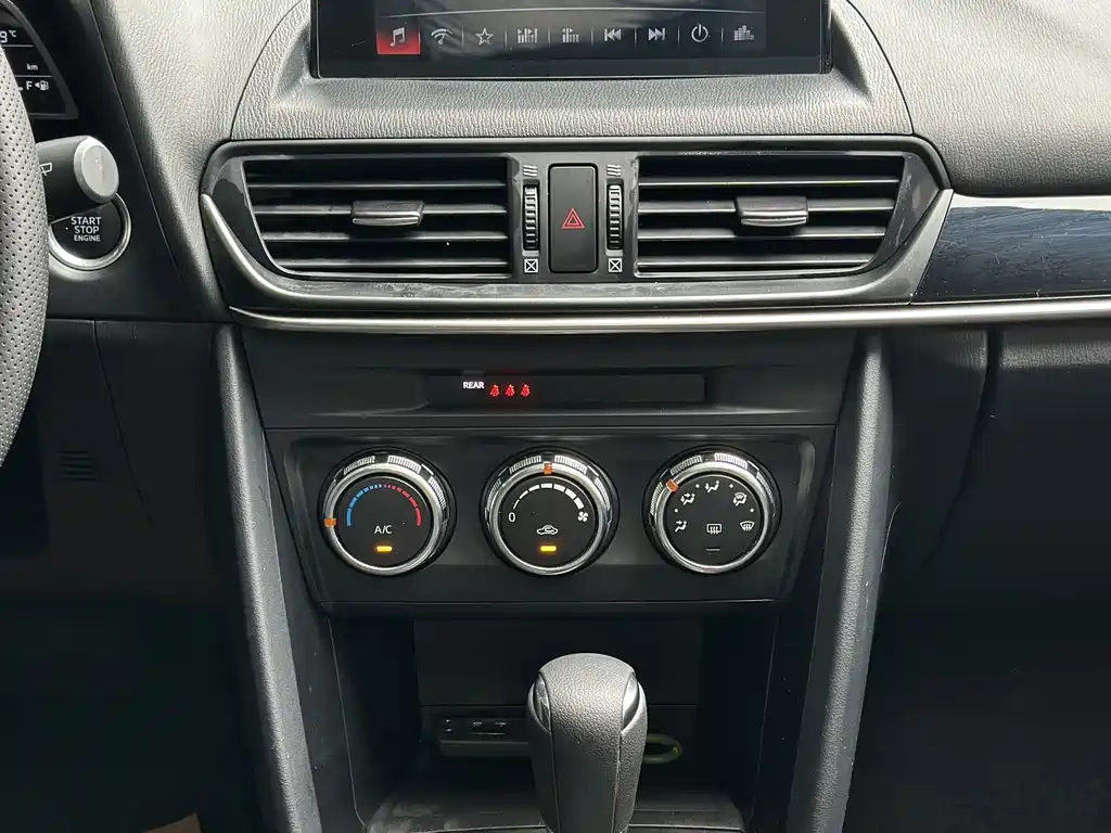 Mazda CX-4 — фото 18