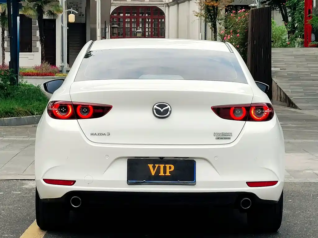 Mazda 3 Axela — фото 5
