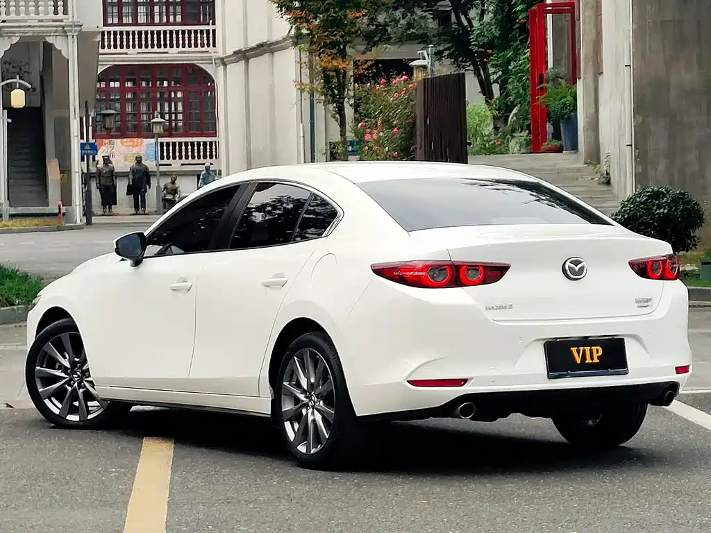 Mazda 3 Axela — фото 10