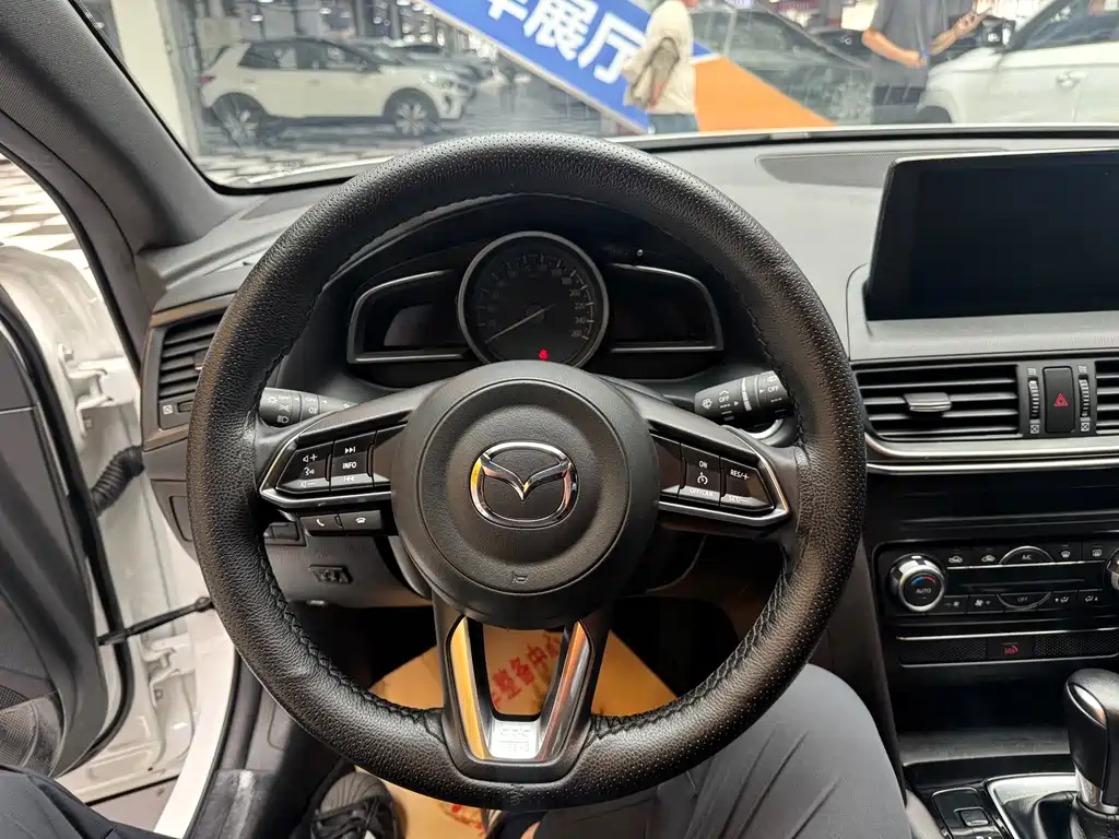 Mazda CX-4 — фото 14