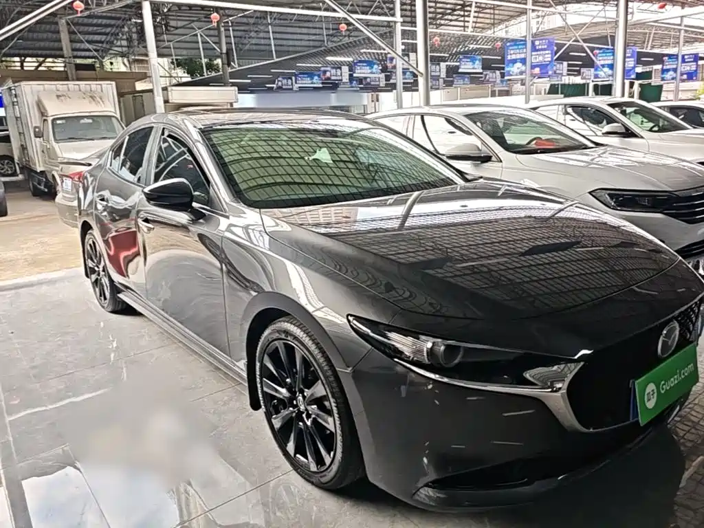 Mazda 3 Axela — фото 4