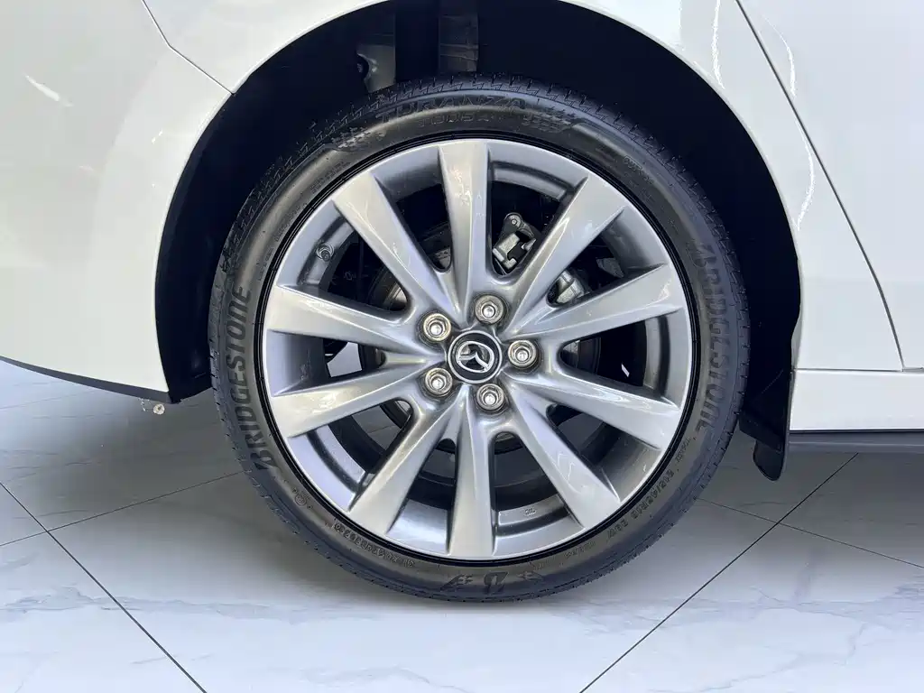 Mazda 3 Axela — фото 19
