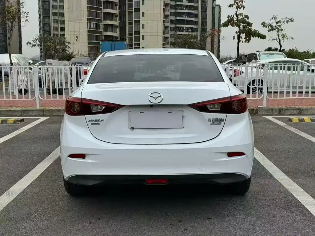 Mazda 3 Axela — фото 8