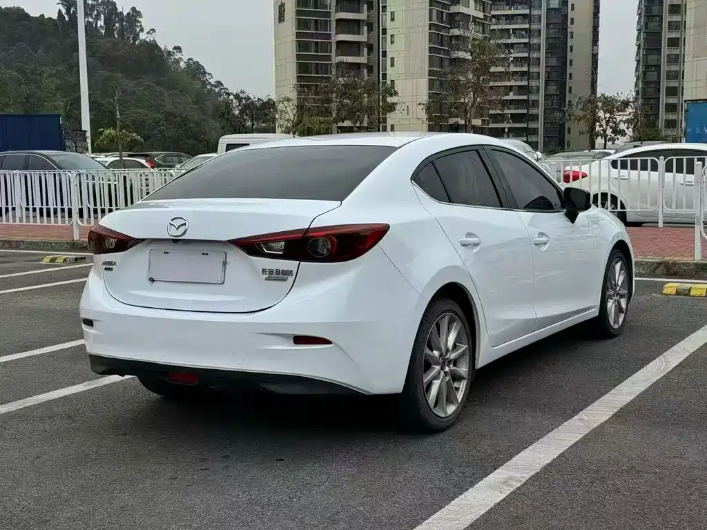 Mazda 3 Axela — фото 9