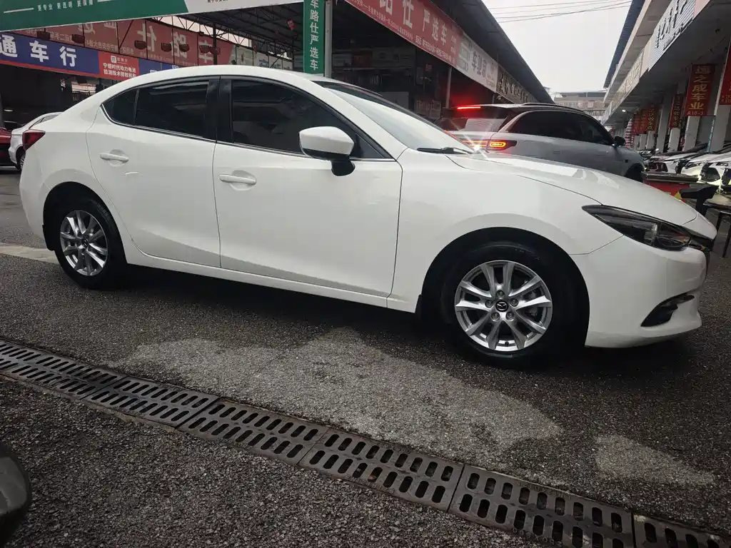 Mazda 3 Axela — фото 4