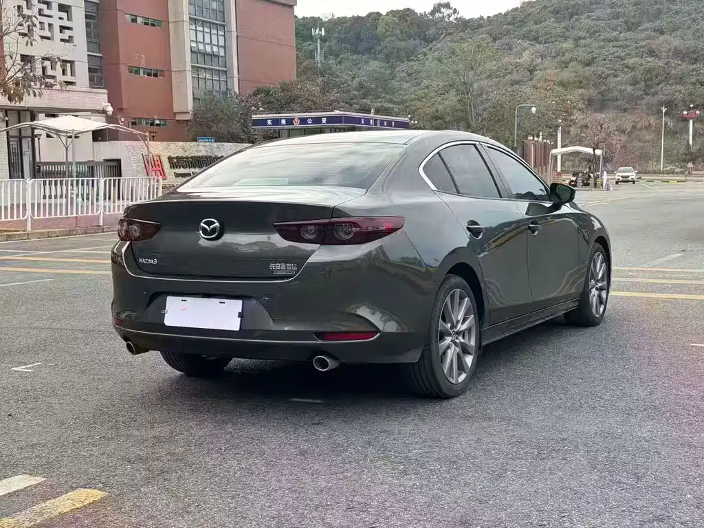Mazda 3 Axela — фото 9
