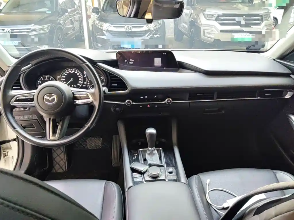 Mazda 3 Axela — фото 10