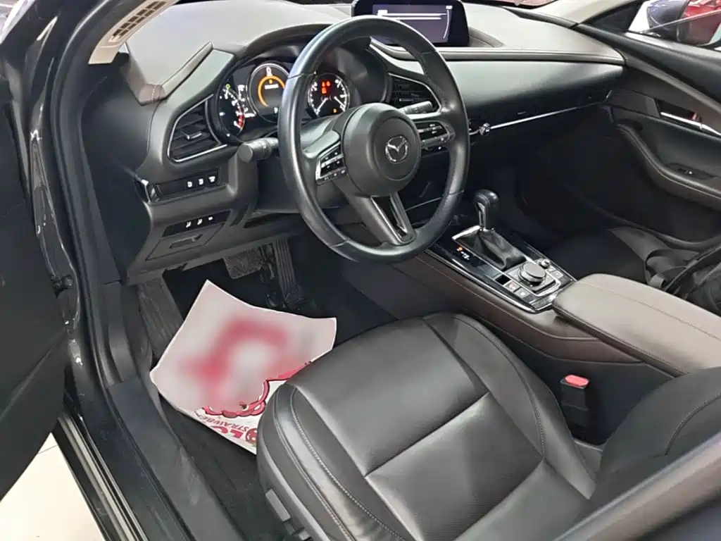 Mazda CX-30 — фото 10