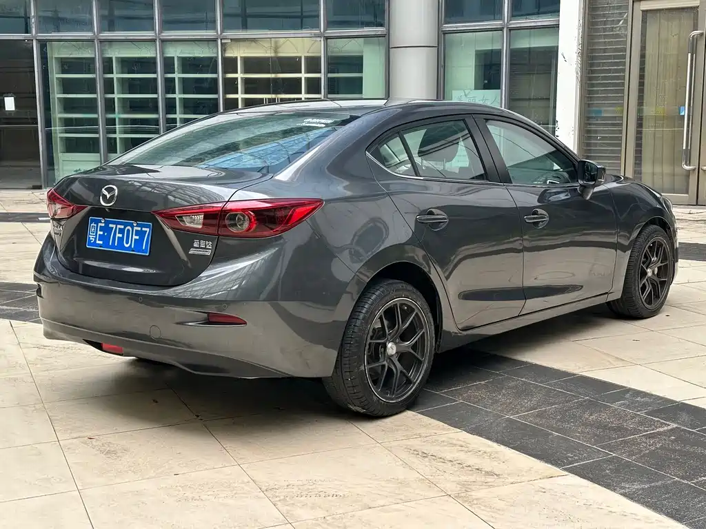 Mazda 3 Axela — фото 4