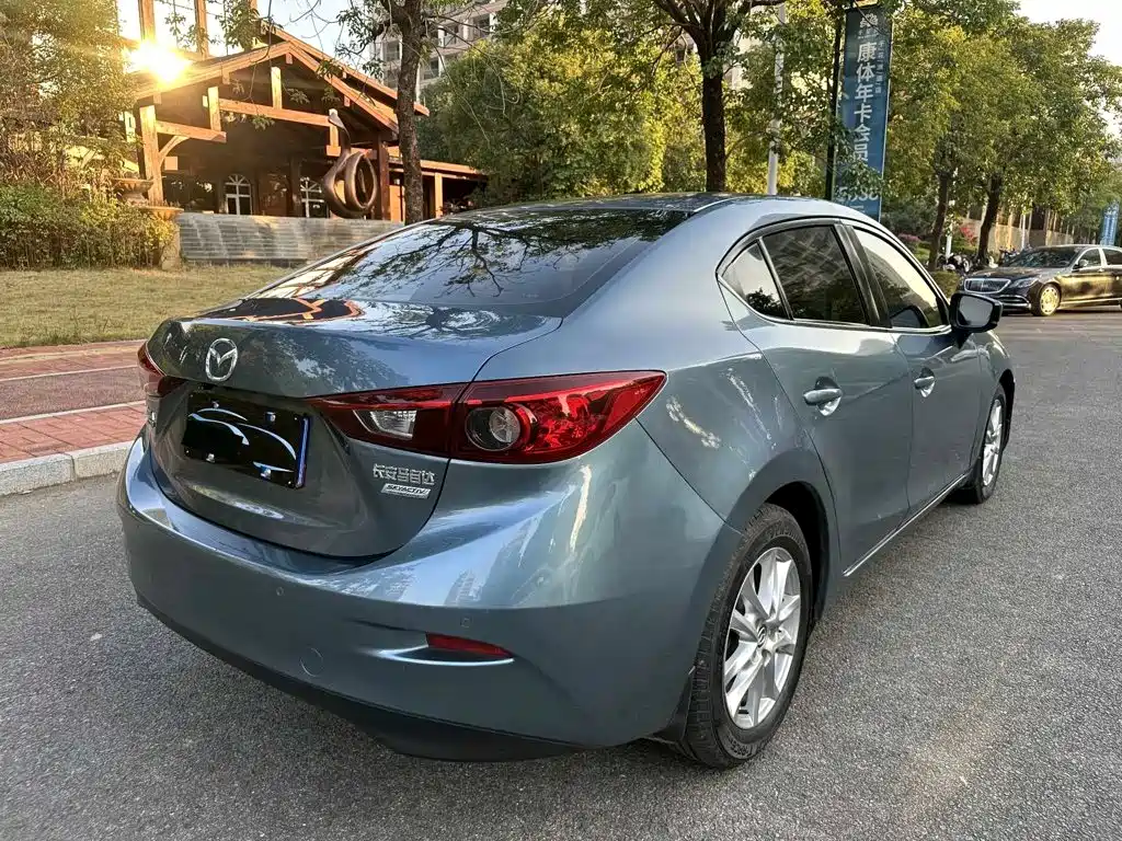 Mazda 3 Axela — фото 4