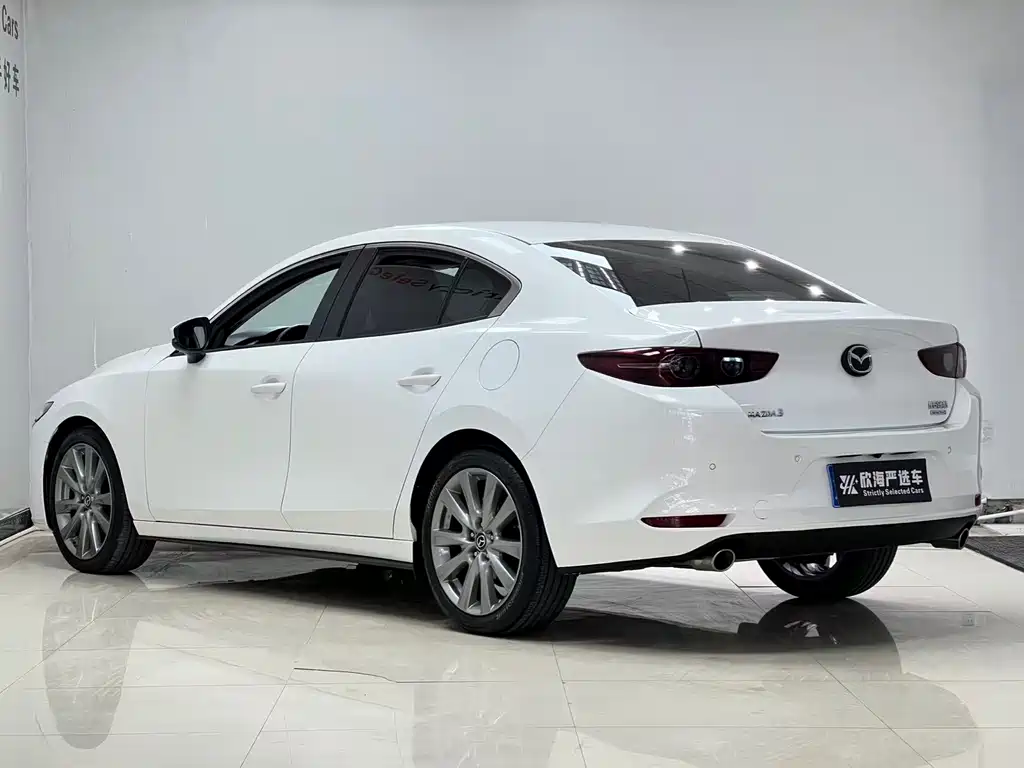 Mazda 3 Axela — фото 4