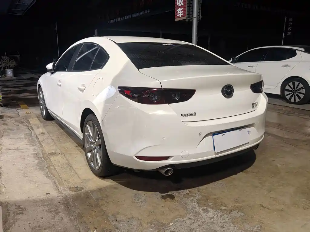 Mazda 3 Axela — фото 3